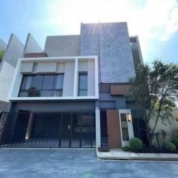 ให้เช่า บ้านเดี่ยว 3 ชั้น มีลิฟท์ วิวสระว่ายน้ำ โครงการบูก้าน กรุงเทพกรีฑา 
